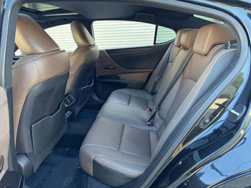 2022 Lexus ES 350