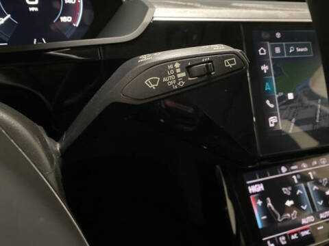 2023 Audi e-tron quattro Premium Plus