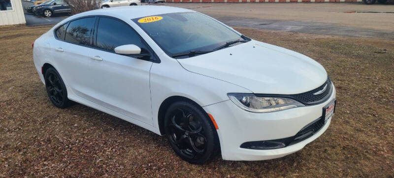 2016 Chrysler 200 S