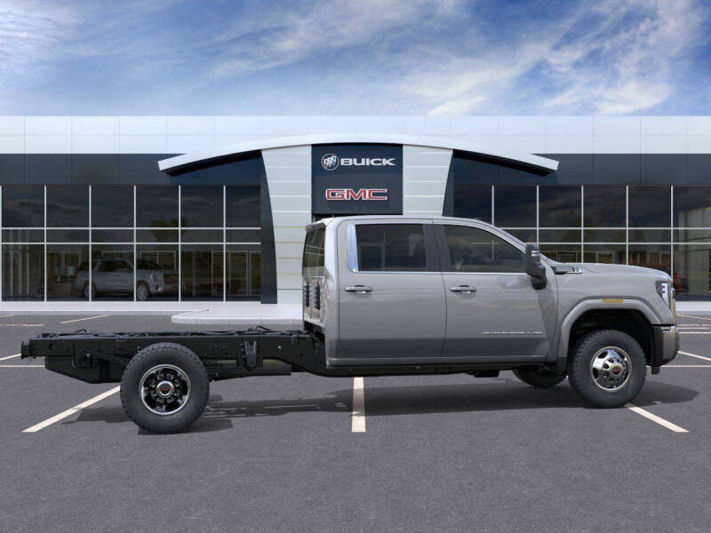 2026 GMC Sierra 3500HD CC SLE
