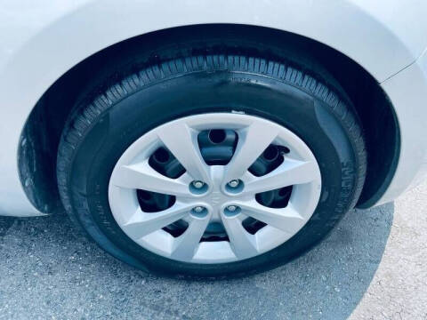 2015 Kia Rio 5-Door LX