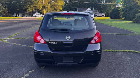 2011 Nissan Versa 1.8 S
