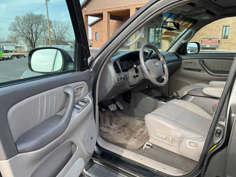 2004 Toyota Sequoia Limited