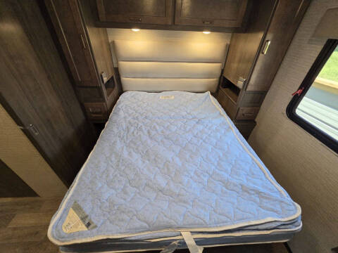 2020 Winnebago Vista