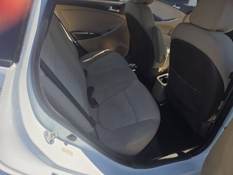 2013 Hyundai Accent GLS