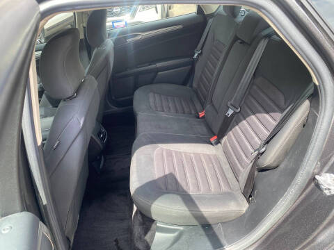 2017 Ford Fusion SE
