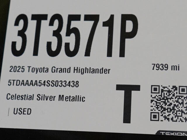 2025 Toyota Grand Highlander LE