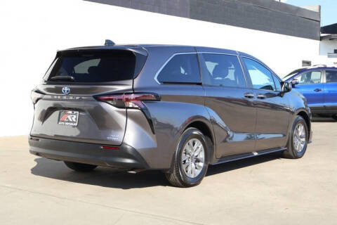 2024 Toyota Sienna XLE 7-Passenger