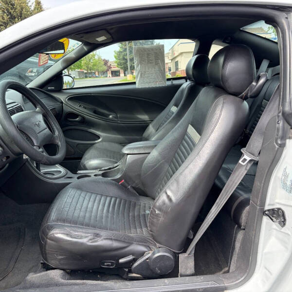 2004 Ford Mustang Mach 1 Premium