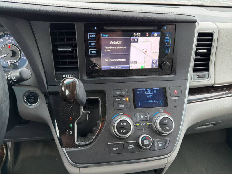 2015 Toyota Sienna XLE Premium 8-Passenger