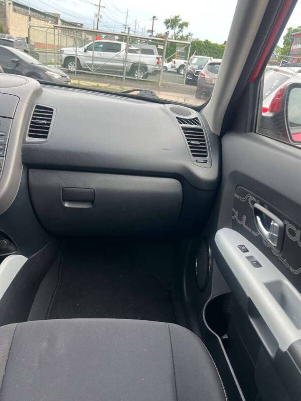 2012 Kia Soul +