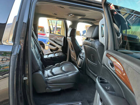 2018 Cadillac Escalade ESV Luxury