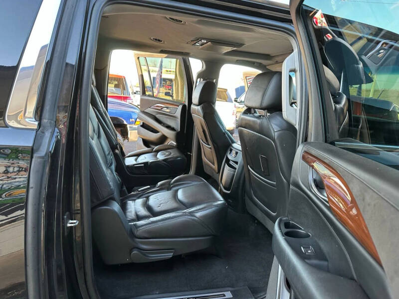 2018 Cadillac Escalade ESV Luxury
