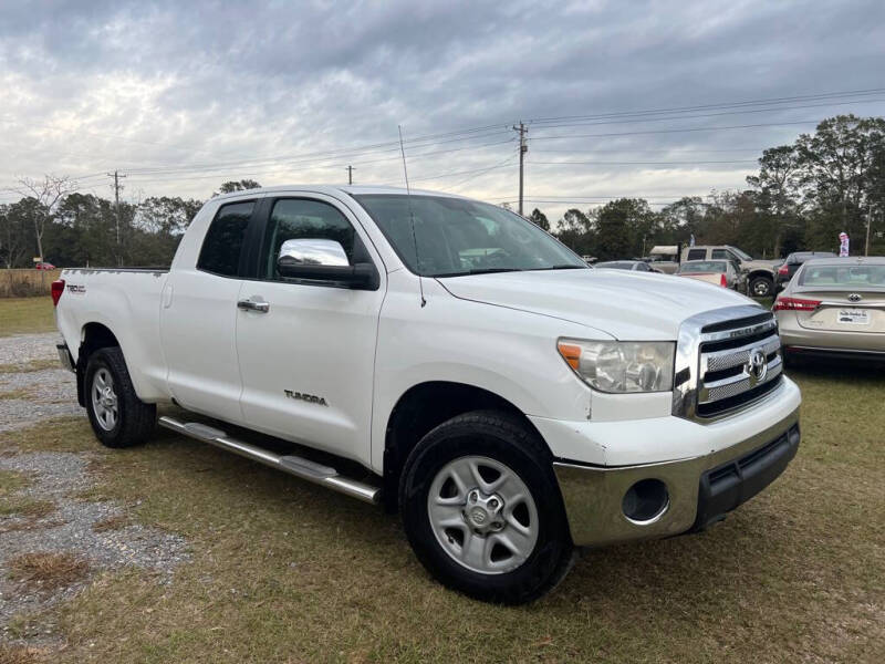 Toyota Tundra's photo