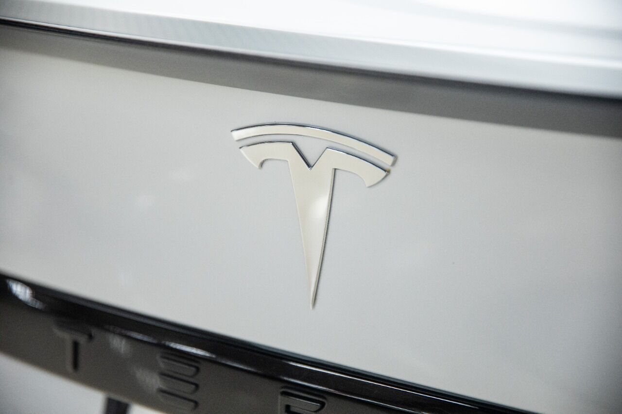 2021 Tesla Model S 46