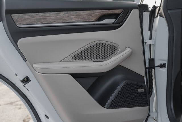 2025 Porsche Macan 4 Electric