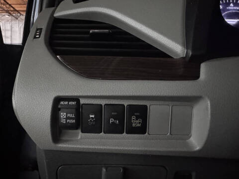 2016 Toyota Sienna XLE Premium 8-Passenger