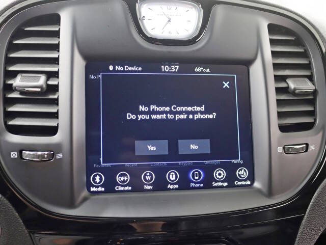 2022 Chrysler 300 S V8