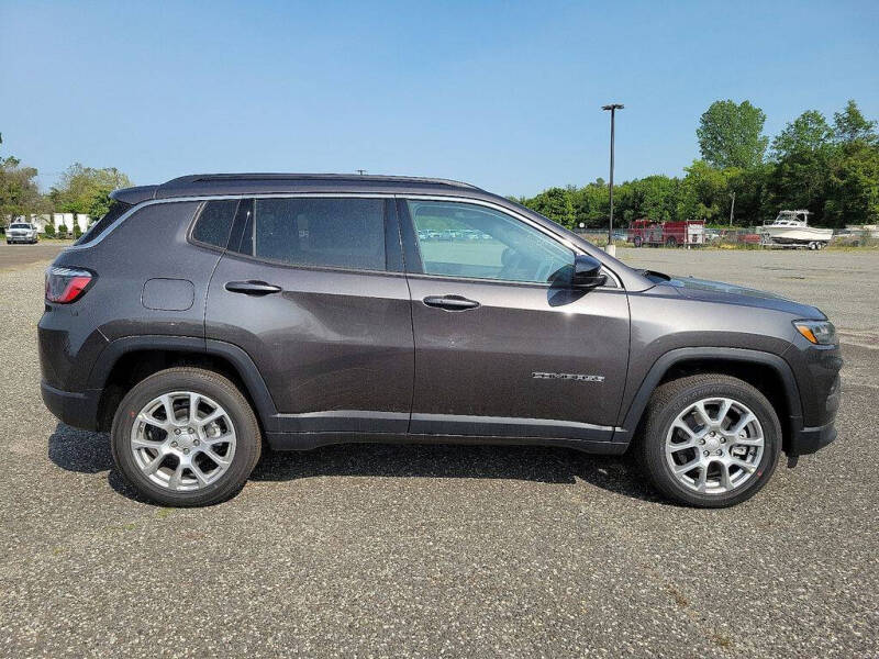 2023 Jeep Compass Latitude Lux