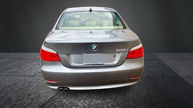 2009 BMW 5 Series 528i xDrive