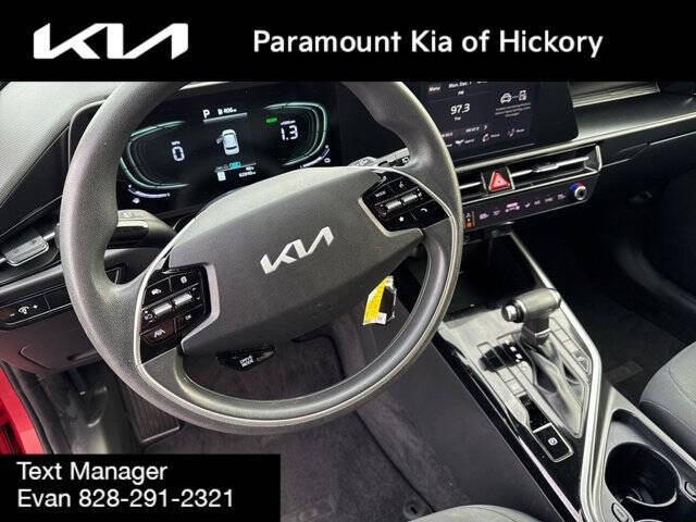 2023 Kia Niro LX