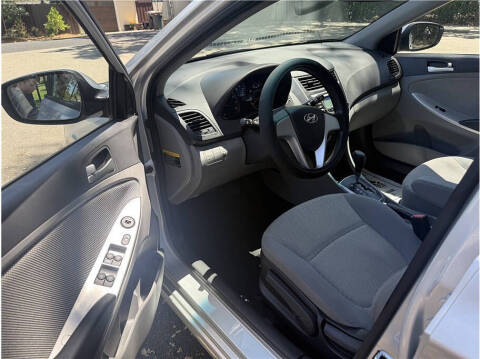 2012 Hyundai Accent GLS