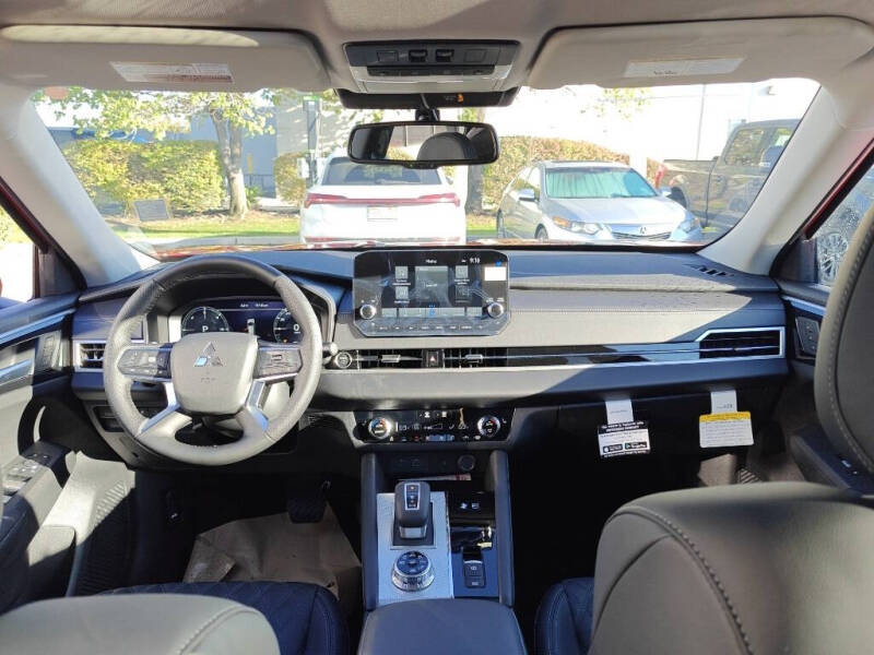 2025 Mitsubishi Outlander PHEV SEL