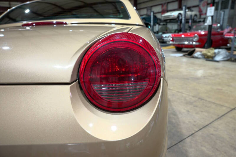 2005 Ford Thunderbird Deluxe