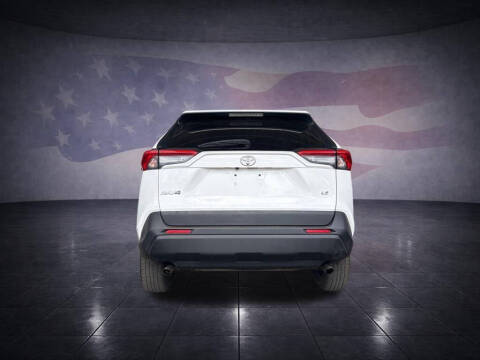 2020 Toyota RAV4 LE