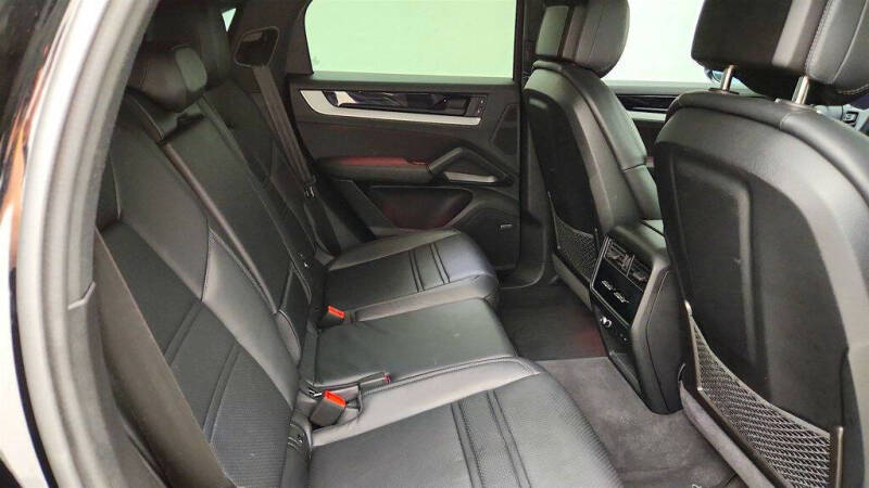 2024 Porsche Cayenne Coupe