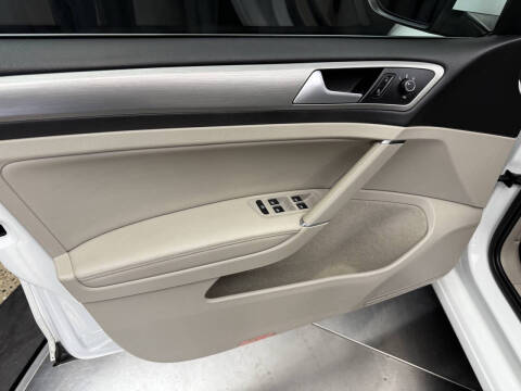 2016 Volkswagen Golf SportWagen TSI SE