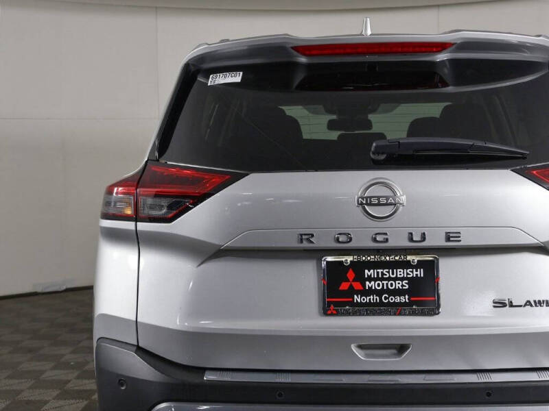 2022 Nissan Rogue SL