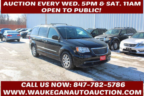 2016 Chrysler Town and Country for sale at Waukegan Auto Auction in Waukegan IL