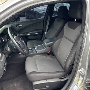 2016 Dodge Charger SE