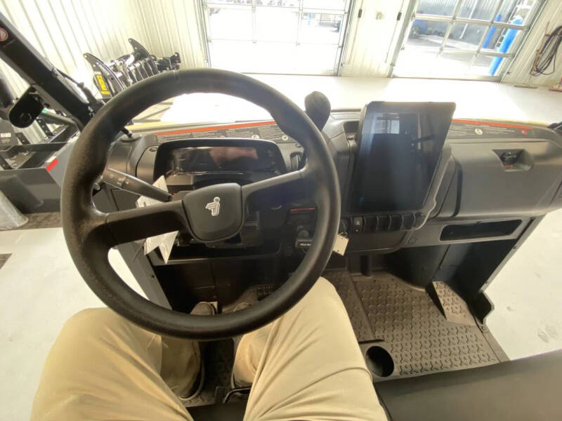 2025 Segway UT6