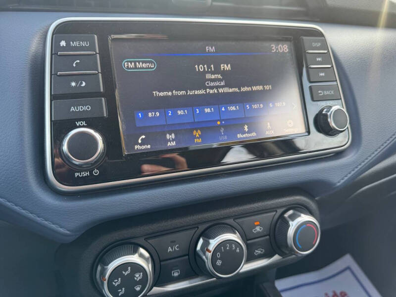 2023 Nissan Versa SV