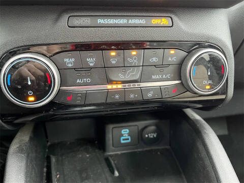 2022 Ford Escape Titanium