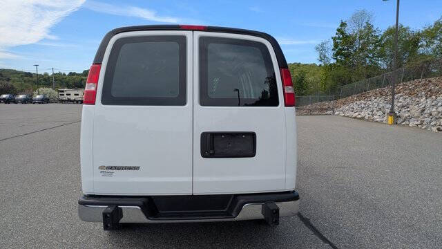 2024 Chevrolet Express 2500