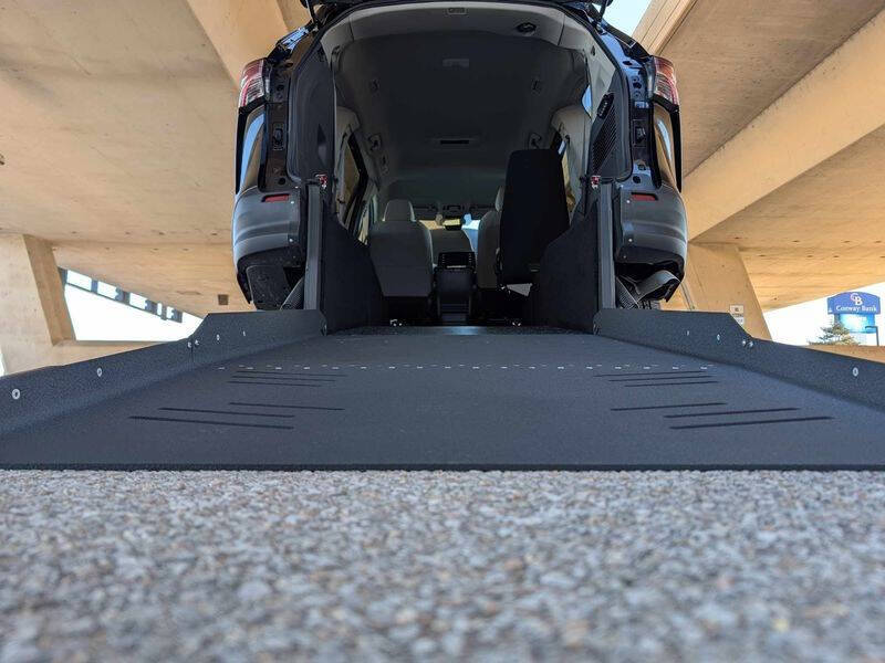 2025 Toyota Sienna LE 8-Passenger