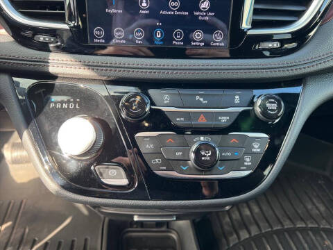 2020 Chrysler Pacifica Limited 35th Anniversary