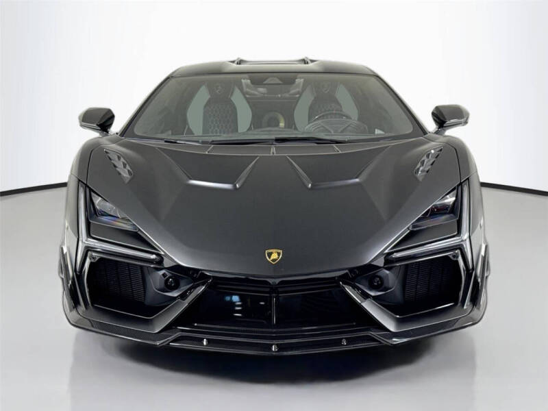 2024 Lamborghini Revuelto