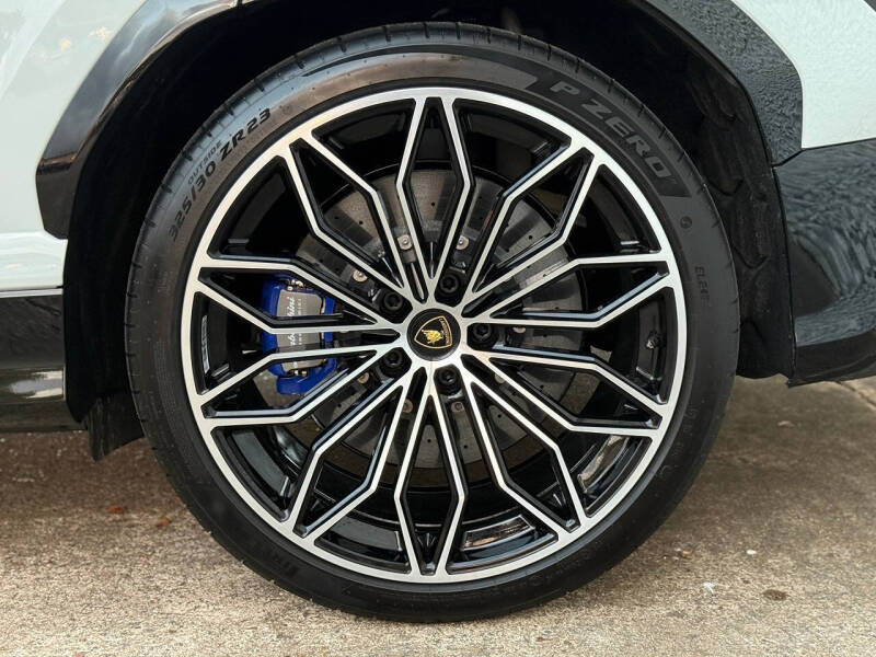 2025 Lamborghini Urus SE