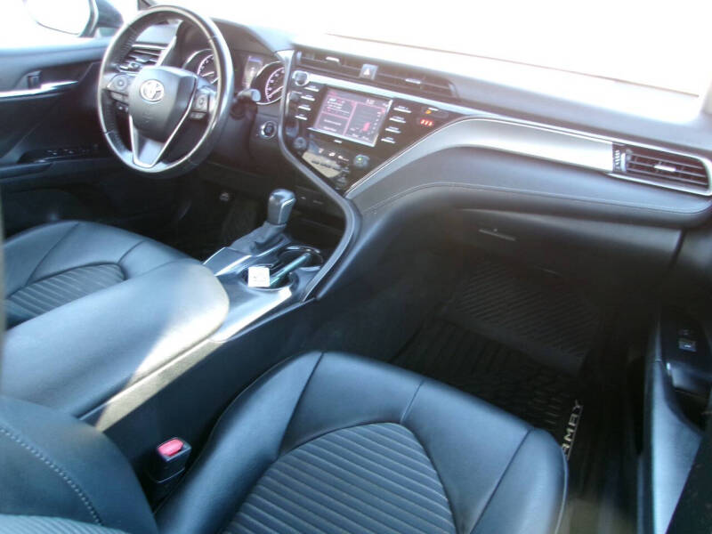 2020 Toyota Camry SE