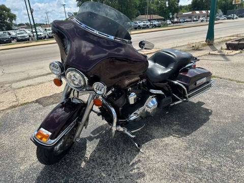 2005 Harley Davidson  Electra Glide Classic  for sale at Peak Motors in Loves Park IL
