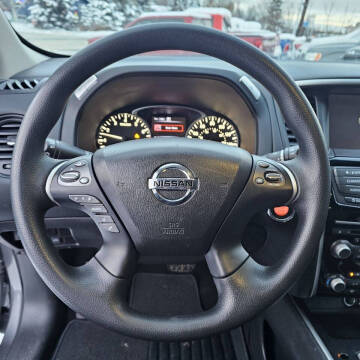 2017 Nissan Pathfinder S