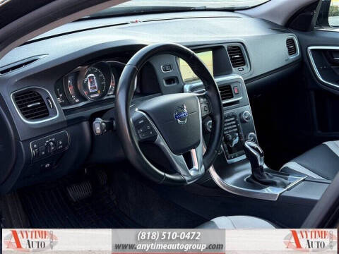 2016 Volvo V60 Cross Country T5