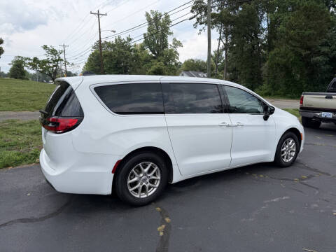2024 Chrysler Pacifica Touring L
