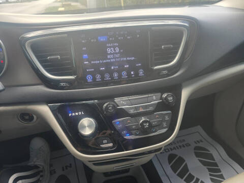 2017 Chrysler Pacifica Touring Plus