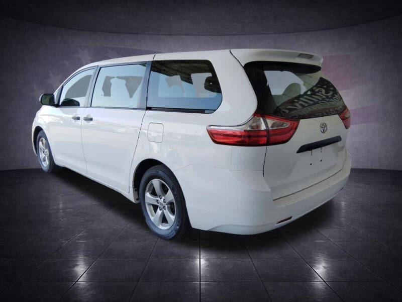 2017 Toyota Sienna L 7-Passenger