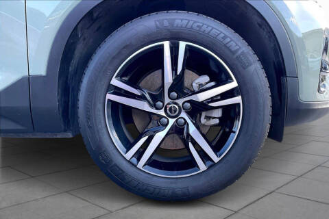 2024 Volvo XC40 B5 Core Bright Theme